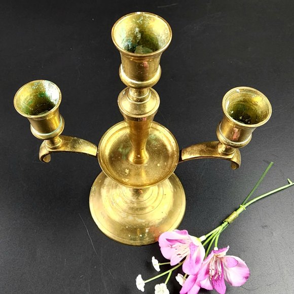 Vintage - Beautiful, Simple & Elegant - Solid Brass - 3 Arm Candelabra - Picture 2 of 10